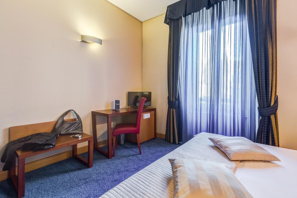 Rovati Guesthouse Рим Экстерьер фото
