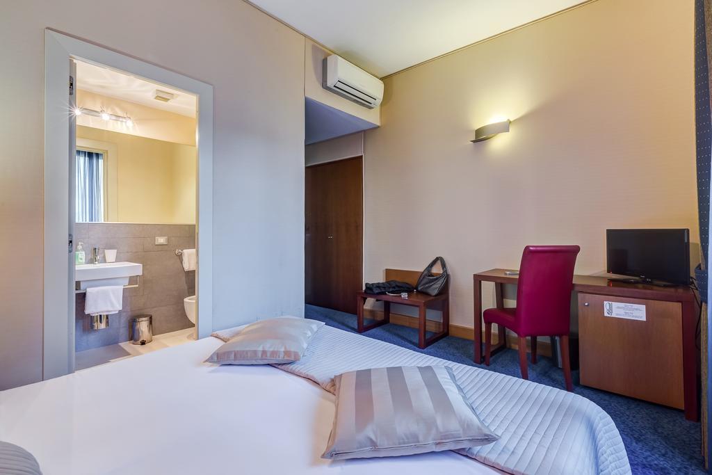 Rovati Guesthouse Рим Экстерьер фото