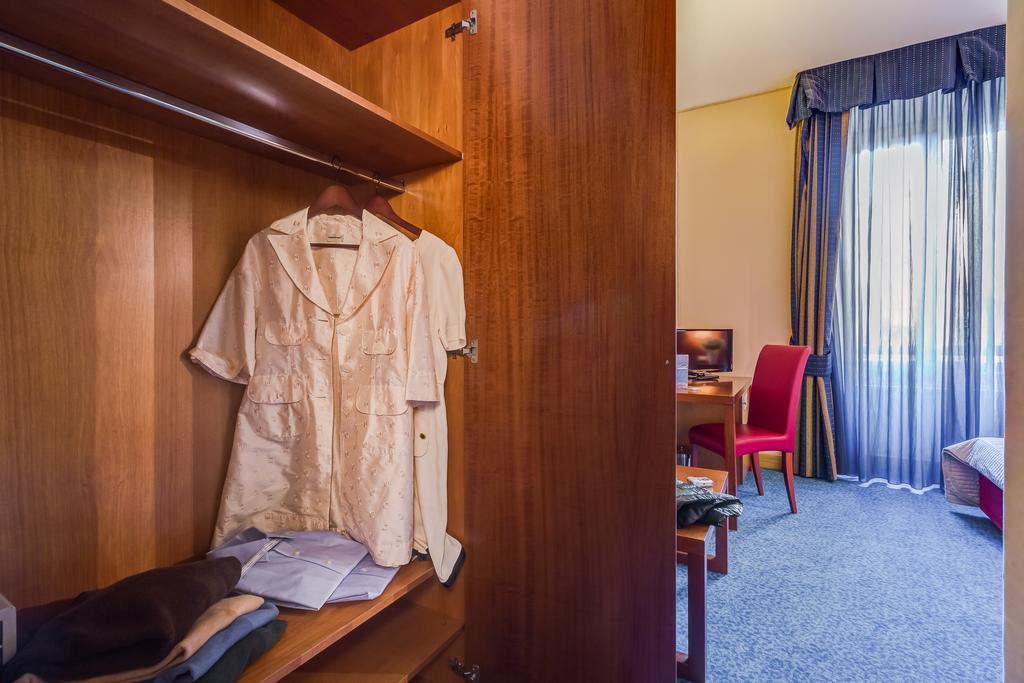 Rovati Guesthouse Рим Экстерьер фото