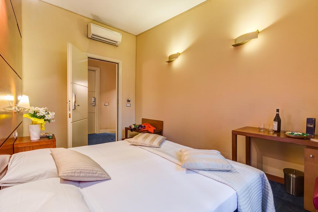 Rovati Guesthouse Рим Экстерьер фото